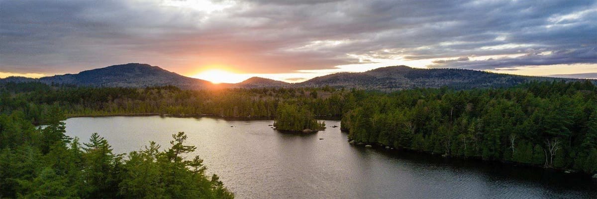 Busca vuelos desde Saranac Lake (SLK)